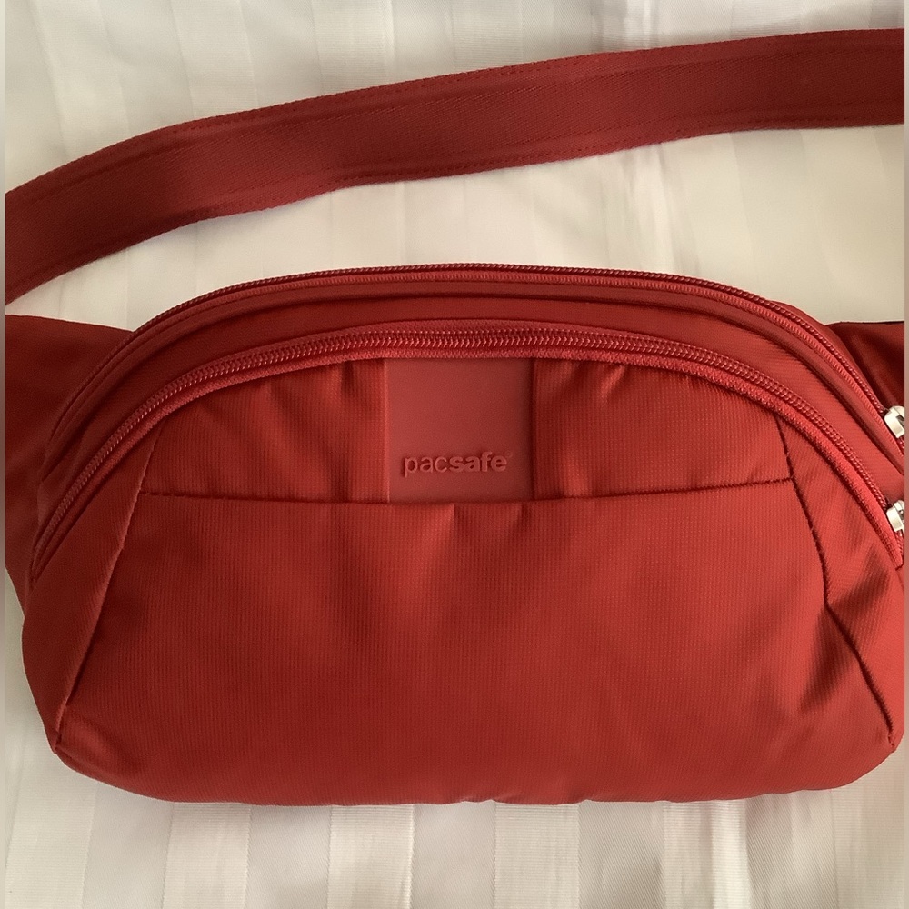 Pacsafe Metrosafe LS120 Anti-Theft Hip Pack - Red